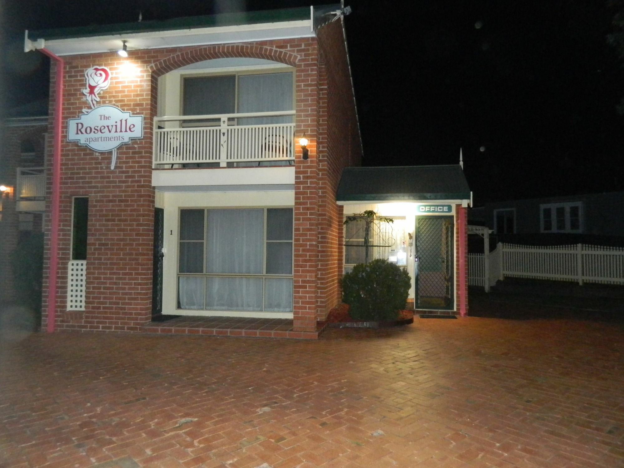 The Roseville Apartments Tamworth Exterior photo